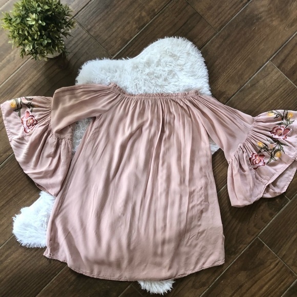 Pink Rose embroidered bell sleeves Blouse - Picture 5 of 7